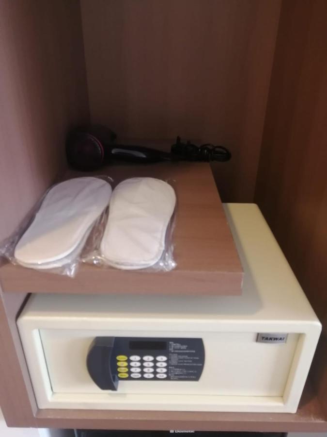 Travelodge Kowloon Hotel 3*